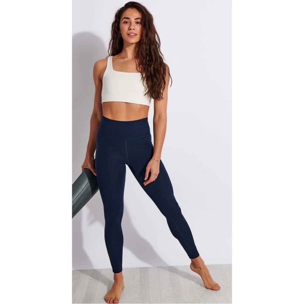 Girlfriend Collective Compressive High Waisted Legging in Midnight Size Small